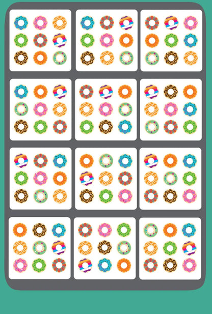 PLanche de Neuf donuts colorés en bois pour apprendre les couleurs et les formes.